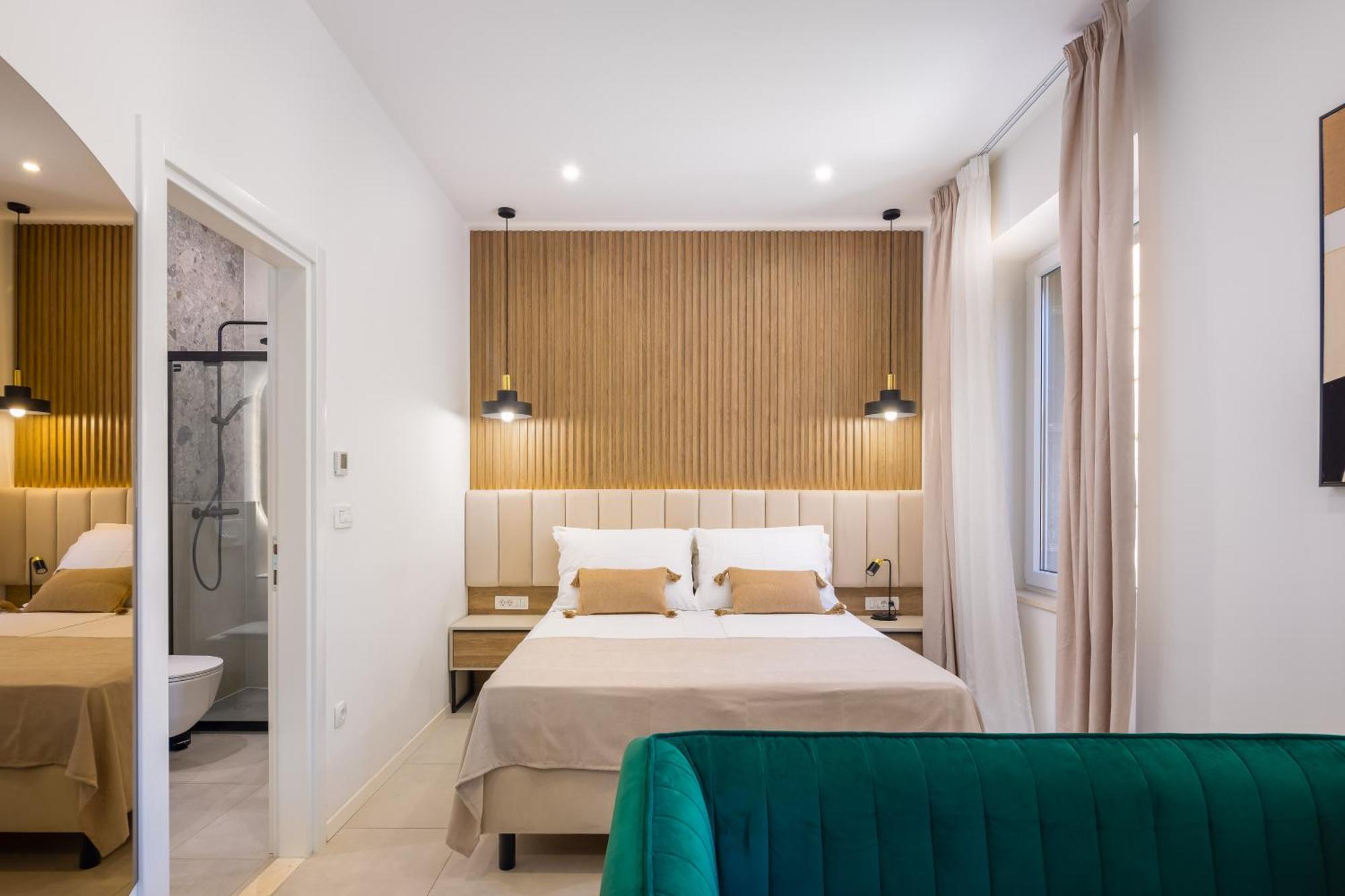 48 Rooms Σπλιτ Εξωτερικό φωτογραφία